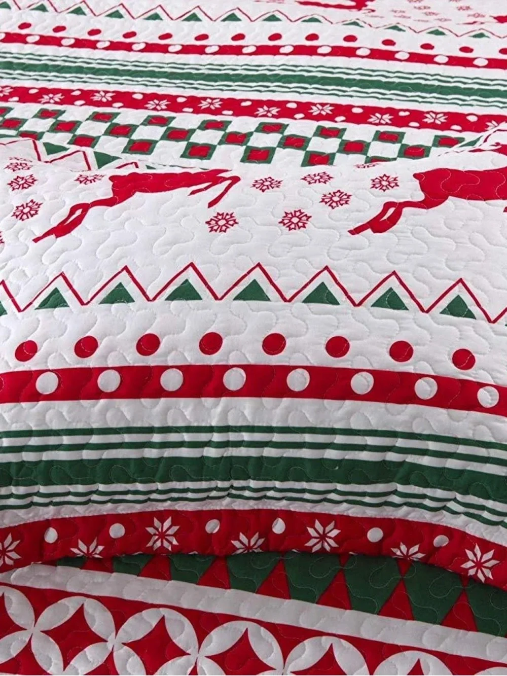 Festive Red & Green Reindeer 2 piece Twin Quilt Set